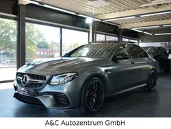 Grau Gebraucht 2018 Mercedes E63S AMG AMG Limousine | 65.990 € (Etwas zu teuer)