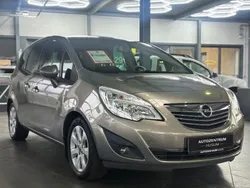 Braun Gebraucht 2011 Opel Meriva Innovation Van / Kleinbus | 7.490 € (Teuer)