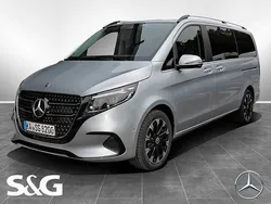 Hightechsilber metallic Gebraucht 2024 Mercedes V300 Avantgarde Van / Kleinbus | 78.889 €
