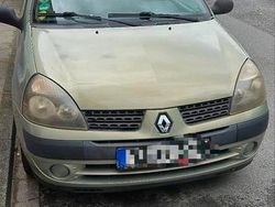 Gebraucht 2004 Renault Clio II Kleinwagen | 600 €