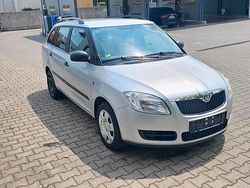 Grau Gebraucht 2009 Skoda Fabia Kleinwagen | 1.650 € (Fairer Preis)