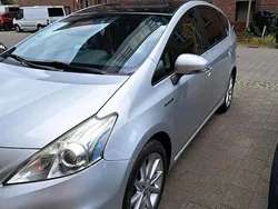 Grau Gebraucht 2013 Toyota Prius+ Van / Kleinbus | 12.999 € (Fairer Preis)