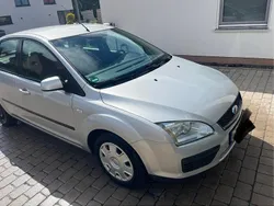Silber Gebraucht 2007 Ford Focus Ambiente Limousine | 1.450 € (Guter Preis)
