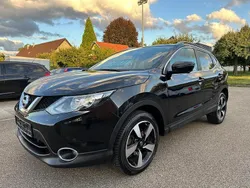 Schwarz Gebraucht 2016 Nissan Qashqai 360º SUV | 15.999 € (Fairer Preis)