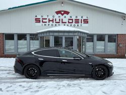 Schwarz Gebraucht 2015 Tesla Model S Kleinwagen | 22.990 € (Teuer)