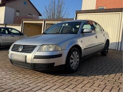 Silber Gebraucht 2001 VW Passat Limousine | 1.090 € (Guter Preis)
