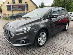 Grau Gebraucht 2017 Ford S-MAX Titanium Van / Kleinbus | 17.490 € (Fairer Preis)
