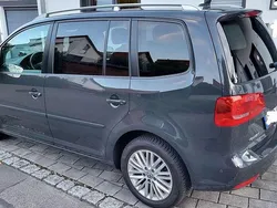 Grau Gebraucht 2014 VW Touran Cup Van / Kleinbus | 12.999 € (Fairer Preis)