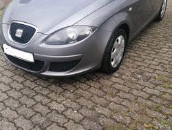 Grau Gebraucht 2007 Seat Altea Reference Van / Kleinbus | 2.800 € (Etwas zu teuer)