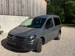 Grau Gebraucht 2017 VW Caddy Trendline Van / Kleinbus | 10.900 € (Guter Preis)