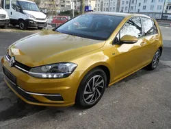 Gelb Gebraucht 2018 VW Golf VII Join Limousine | 11.781 € (Superpreis)