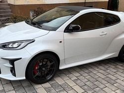 Weiß Gebraucht 2024 Toyota Yaris Edition Limousine | 39.500 € (Guter Preis)