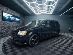 Schwarz Gebraucht 2015 Dodge Grand Caravan SXT Van / Kleinbus | 13.990 € (Fairer Preis)