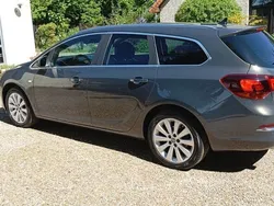 Grau Gebraucht 2014 Opel Astra Innovation Kombi | 7.850 € (Etwas zu teuer)