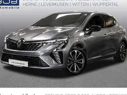 Grau Gebraucht 2024 Renault Clio V Techno Limousine | 16.666 € (Fairer Preis)