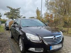 Braun Gebraucht 2012 Opel Insignia Kombi | 6.850 € (Etwas zu teuer)