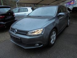 Platinum grey Gebraucht 2011 VW Jetta Comfortline Limousine | 8.950 € (Etwas zu teuer)