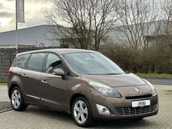 Braun Gebraucht 2009 Renault Scénic III Dynamique Van / Kleinbus | 4.199 € (Fairer Preis)