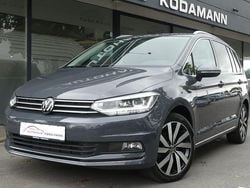 Grau Gebraucht 2023 VW Touran Highline Van / Kleinbus | 30.950 € (Guter Preis)