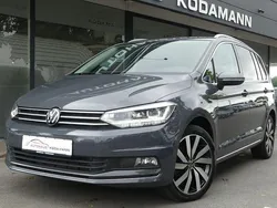 Grau Gebraucht 2023 VW Touran Highline Van / Kleinbus | 33.770 € (Fairer Preis)