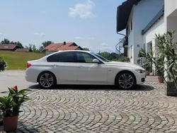 Weiß Gebraucht 2013 BMW 320 Sport Line Limousine | 12.900 € (Etwas zu teuer)