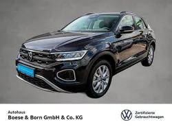 Schwarz Gebraucht 2024 VW T-Roc Life SUV | 32.190 € (Fairer Preis)