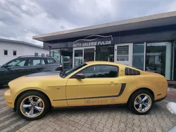 Grau Gebraucht 2011 Ford Mustang Coupé | 10.890 €