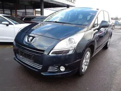 Blau Gebraucht 2013 Peugeot 5008 Allure Van / Kleinbus | 10.199 €