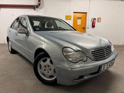 Nuance blau Gebraucht 2001 Mercedes C200 Elegance Limousine | 8.888 €