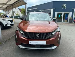 Braun Gebraucht 2024 Peugeot 5008 Allure Van / Kleinbus | 30.990 € (Superpreis)