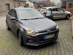 Grau Gebraucht 2020 Hyundai i20 Active Kleinwagen | 12.000 € (Fairer Preis)