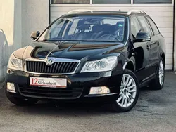 Schwarz Gebraucht 2013 Skoda Octavia LAURIN & KLEMENT Kombi | 10.990 € (Fairer Preis)