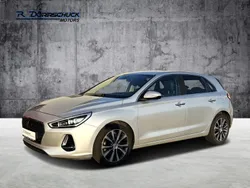 Silber Gebraucht 2017 Hyundai i30 Premium Limousine | 16.750 € (Fairer Preis)