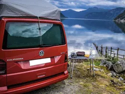 Rot Gebraucht 2022 VW T6.1 Beach Van | 64.900 € (Etwas zu teuer)