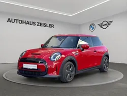Chili red Gebraucht 2023 Mini Cooper SE Hatch Kleinwagen | 21.780 € (Fairer Preis)