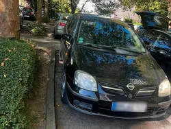 Grau Gebraucht 2003 Nissan Almera Tino Van / Kleinbus | 1.400 € (Guter Preis)