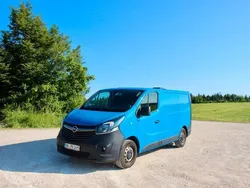 Blau Gebraucht 2016 Opel Vivaro Van | 18.995 €
