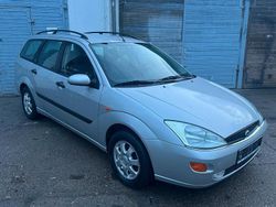 Silber Gebraucht 2000 Ford Focus Kombi | 1.999 €