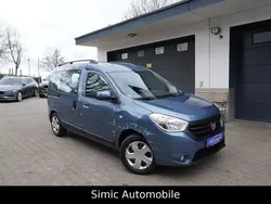 Blau Gebraucht 2013 Dacia Dokker Lauréate Van | 2.999 € (Guter Preis)