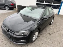 Schwarz Gebraucht 2019 VW Polo Highline Limousine | 13.999 €