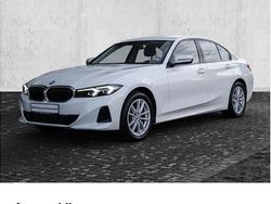 Weiß Gebraucht 2022 BMW 320 Shadowline Limousine | 31.990 € (Guter Preis)