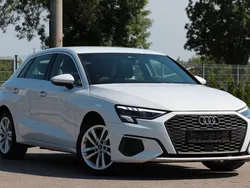 Weiß Gebraucht 2021 Audi A3 Sportback e-tron Basis Limousine | 24.800 € (Fairer Preis)