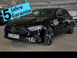 Unilack nachtschwarz Gebraucht 2025 Mercedes A200 Progressive Limousine | 39.590 €