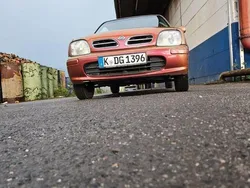 Orange Gebraucht 2002 Nissan Micra Comfort Kleinwagen | 1.000 € (Fairer Preis)