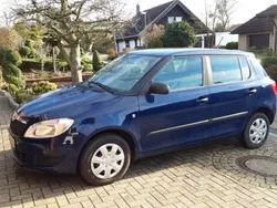 Blau Gebraucht 2011 Skoda Fabia Cool Edition Limousine | 3.500 € (Fairer Preis)