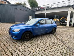 Blau Gebraucht 2004 Mazda 3 Limousine | 750 € (Guter Preis)