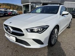 Weiß Gebraucht 2022 Mercedes CLA200 Shooting Brake Kombi | 28.900 € (Fairer Preis)