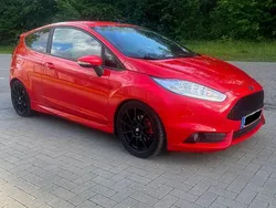 Rot Gebraucht 2014 Ford Fiesta ST Kleinwagen | 7.600 € (Fairer Preis)