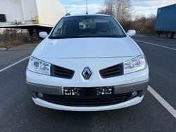 Weiß Gebraucht 2008 Renault Mégane III Authentique Limousine | 2.000 € (Superpreis)