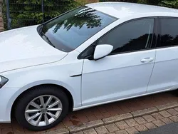 Weiß Gebraucht 2015 VW Golf VII LOUNGE Limousine | 10.700 € (Guter Preis)